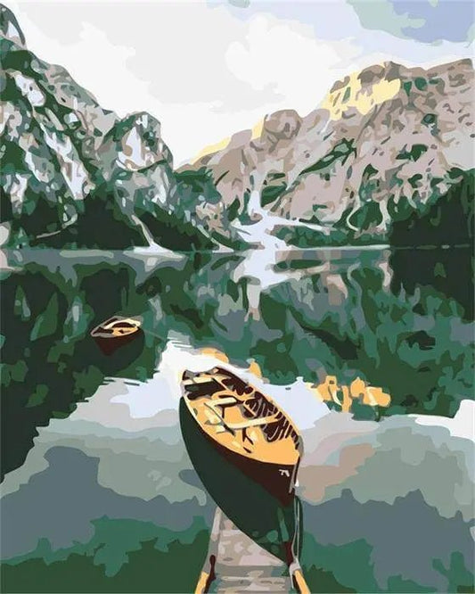 Ein Boot und Hügel